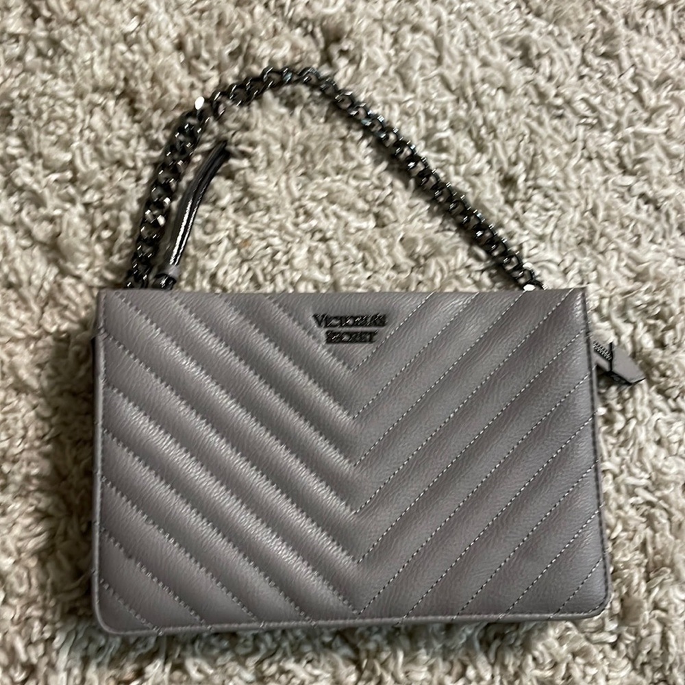 Victorias Secret Pebbled V-Quilt Crossbody & Studded Accordion Card Case